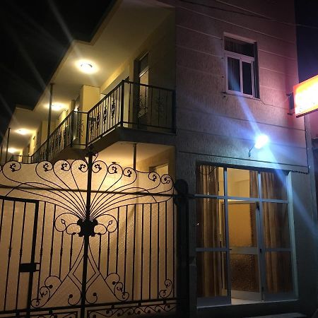 Cheers Bed & Breakfast แอดดิสอาบาบา ภายนอก รูปภาพ