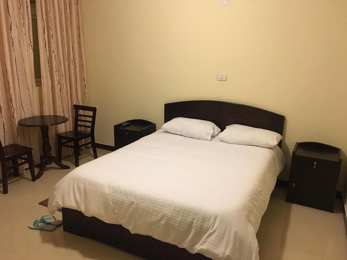 Cheers Bed & Breakfast แอดดิสอาบาบา ภายนอก รูปภาพ